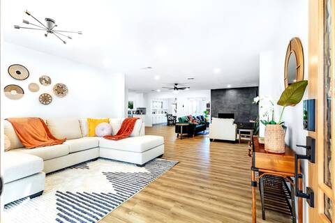 Cozy & Beautiful! 15 Mins From Cowboys Stadium/DFW