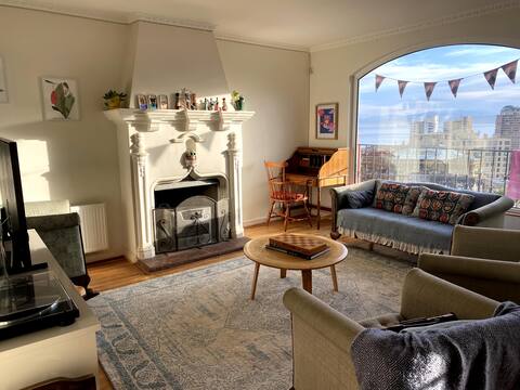House with panoramic view in excellent location