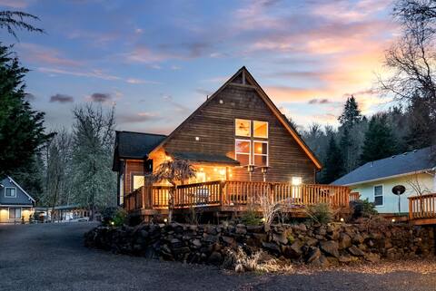 Lake House w/Cozy Charm