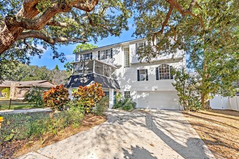 Large Family Home, Near Beaches w/ Heated Pool