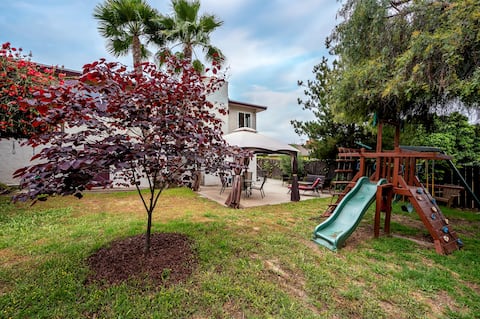 Hidden Gardens: San Diego House, Relax and Play