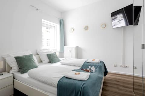LUX Apartment near Airport