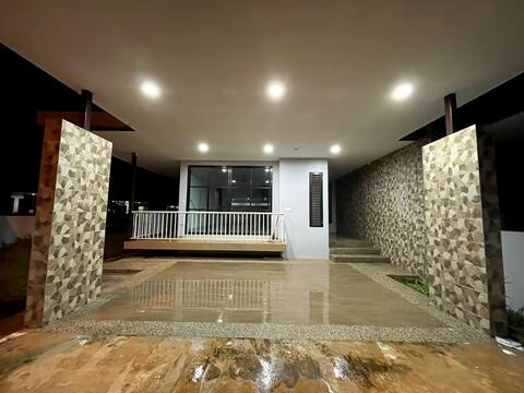 Bertam Lakeview, Corner Lot