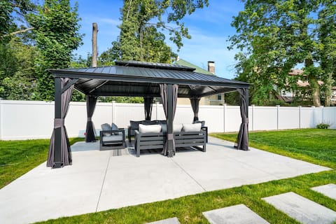 Backyard Gazebo in Quiet NYC Suburban Stay