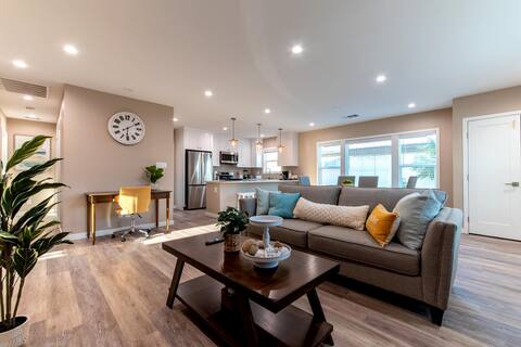 Sunny Comfy 3BR/2BA King Bed Home Near LA's Best