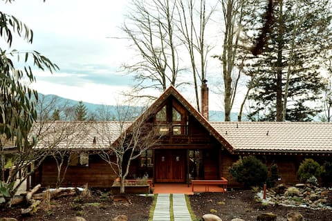 Recess Landscape Lodge
