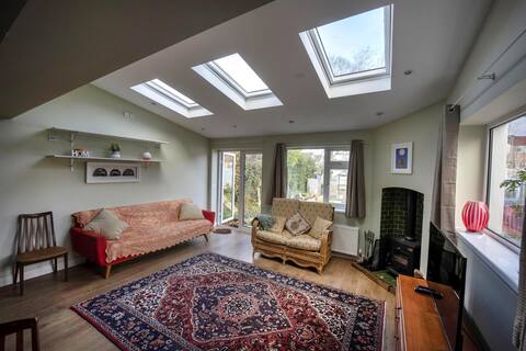Walk to town, four bedroom home w. private garden
