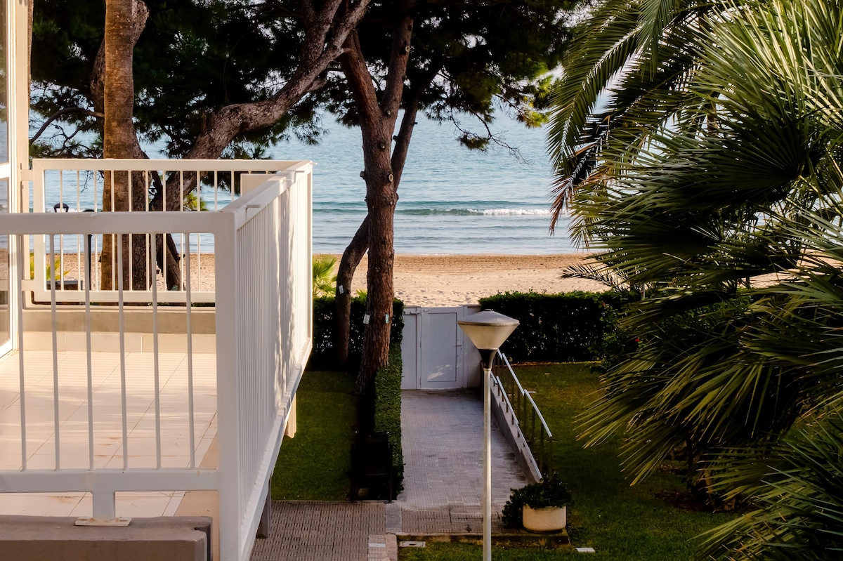 Airbnb con mejor rendimiento: Apto 3 Hab direct beach access en Benicàssim / Benicasim