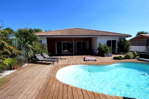 Villa heart of the pool_Heated pool and pétanque