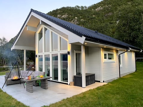 Cabin by the seafront Sognefjord