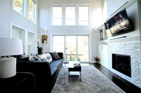 Newly Remodeled 2BD/2BA Very Conveniently Located