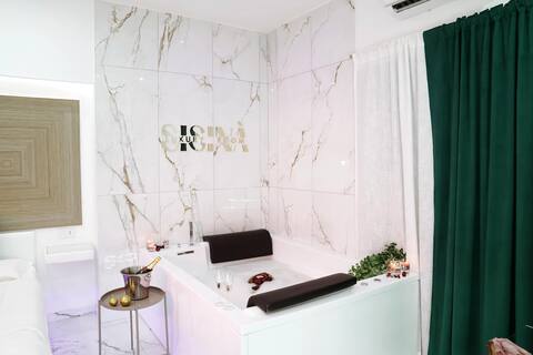Luxury Room Sisinà: Suite with Jacuzzi and Pool