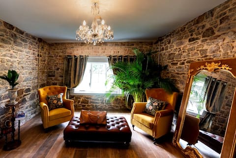 Damson Gate Lodge | Dog-friendly | Greenway