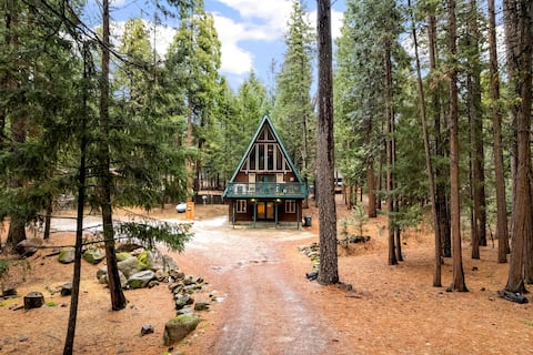 Lassen A-Frame Cabin w/ Hot Tub