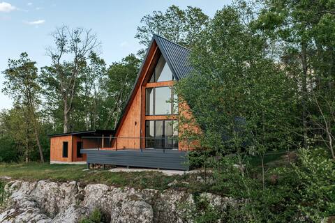 The Window Rock A-Frame - Chalet with Hot Tub