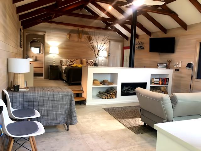 Top Airbnb: NEW The Art Studio located in the heart of Orange à Orange