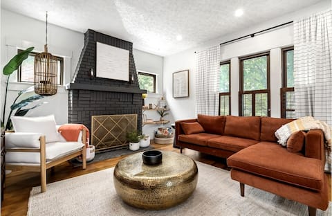 Boho Bungalow: 3BR on Miami Bike Path, Sleeps 7!