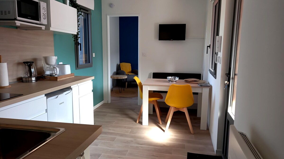 Popular Airbnb listing: Nice 2-room, right in the center. Ideal for spa guests. in Bagnères De Bigorre