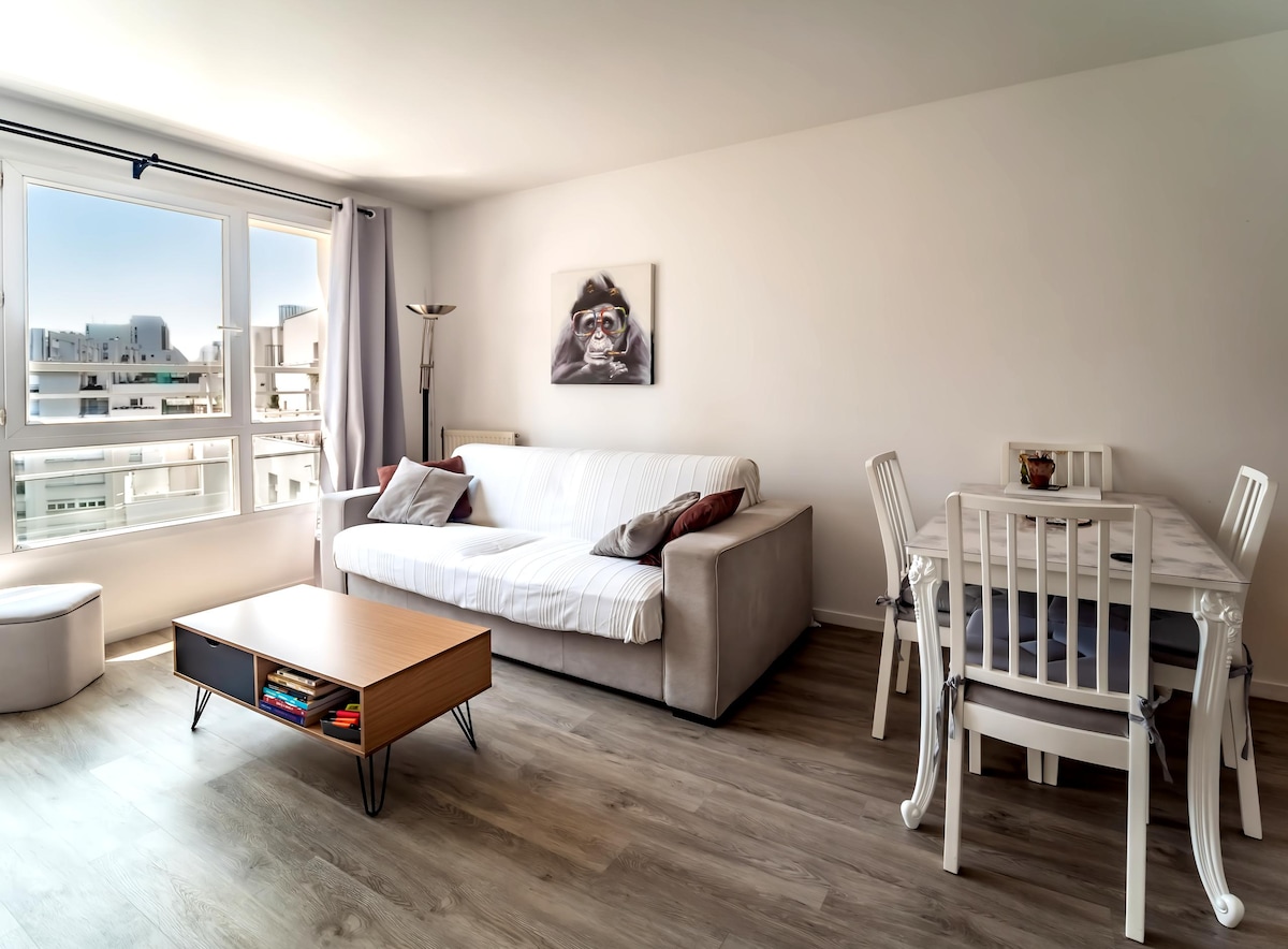 Annonce Airbnb populaire: Cozy 2 rooms – Free parking Paris La Défense à Courbevoie