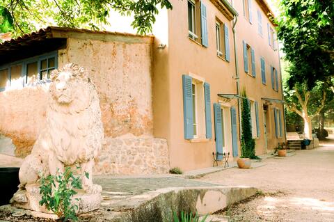 3* classified cottage in beautiful Provencal bastide