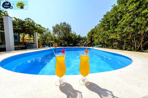 Villa Piano -
mediteran house with pool & jacuzzi