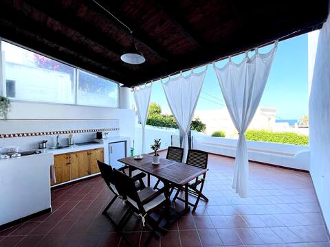 Delightful Aeolian Sea View House