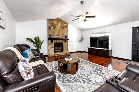Spacious~Mins to Tucker Downtown