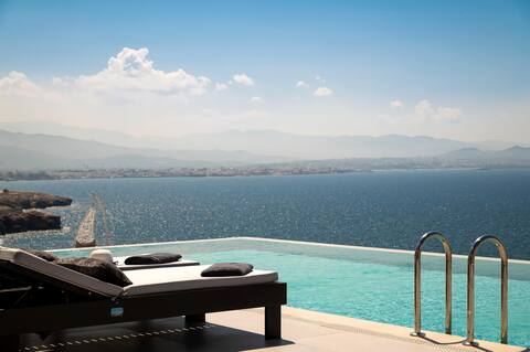Villa Nefelia   Infinity Heated  Pool Amazing View