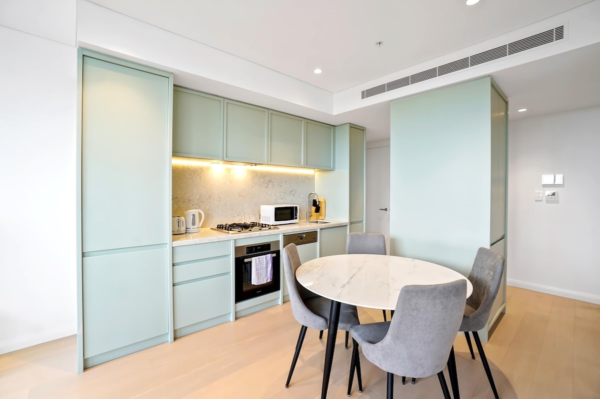 Top Airbnb: Macquarie Park Large Apartment in Macquarie Park