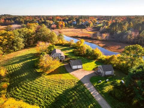 Classic, calm river view & centrally located home