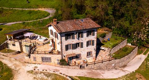 Villa Fenice Country House w/jacuzzi, patio, wi-fi