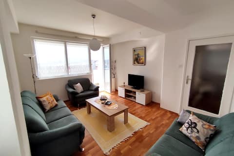 Apartment with a gorgeous 8-th floor view