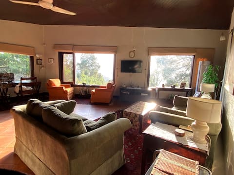 Serene Mountain Top Cottage on private acres