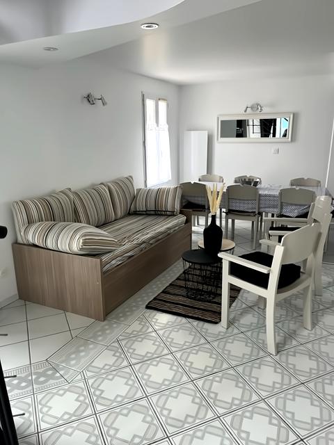 Top performing Airbnb: cop-Spacious and pleasant home in La Flotte