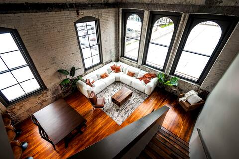 Luxurious Loft 54