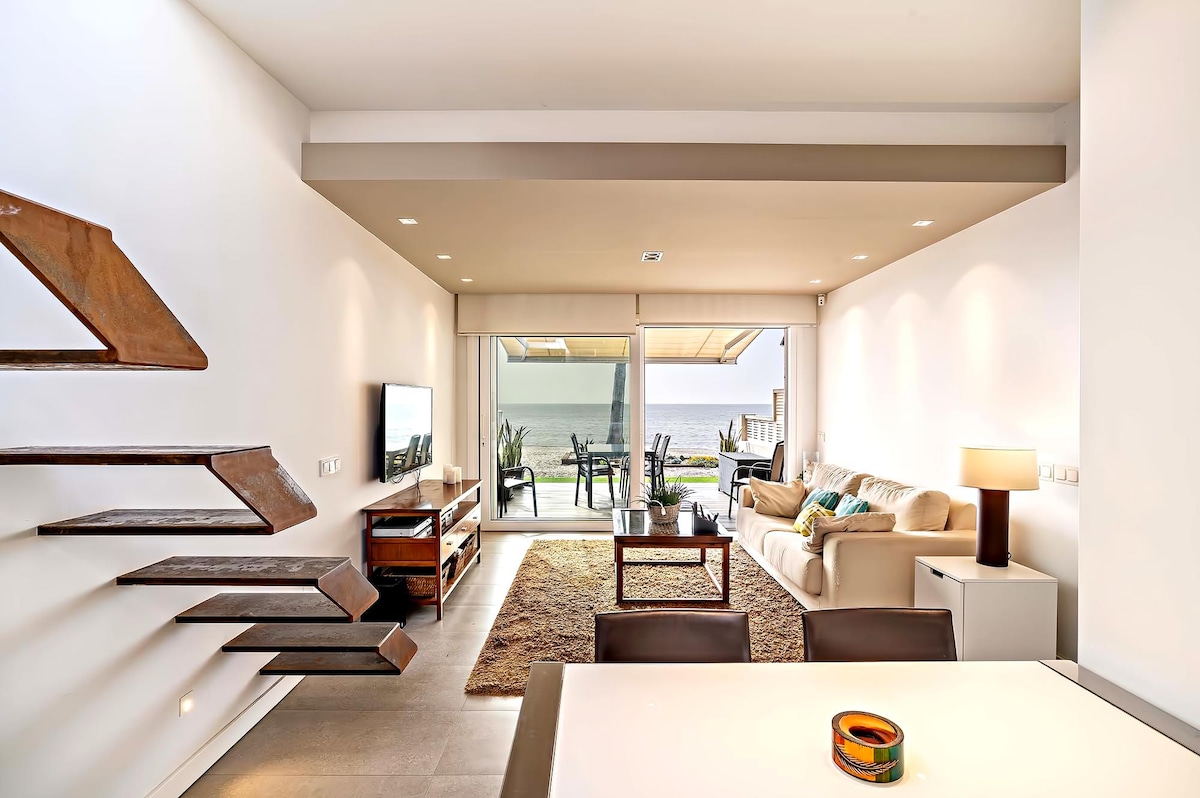 Annuncio Airbnb popolare: Townhouse facing the sea (Aguadulce) a Roquetas De Mar