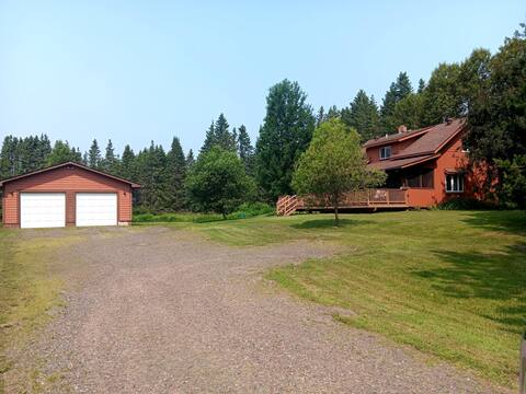 Jessie's Country Home *1/2 mile snowmobile trail*
