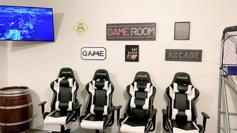 ATL Getaway: Luxe Home with Full Arcade -Sleeps 14
