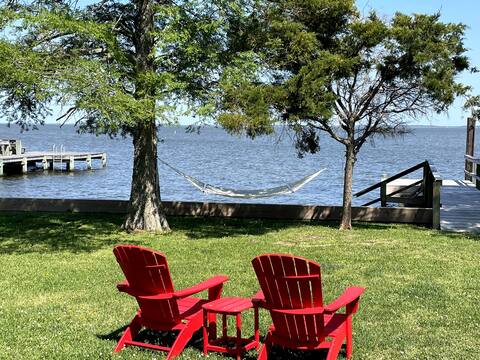 Historic Soundfront Barco Cottage! Pets! Specials!