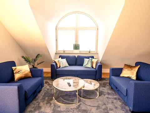 Penthouse-Suite near University