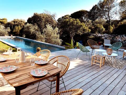 Bohemian villa in the garrigue near Uzes