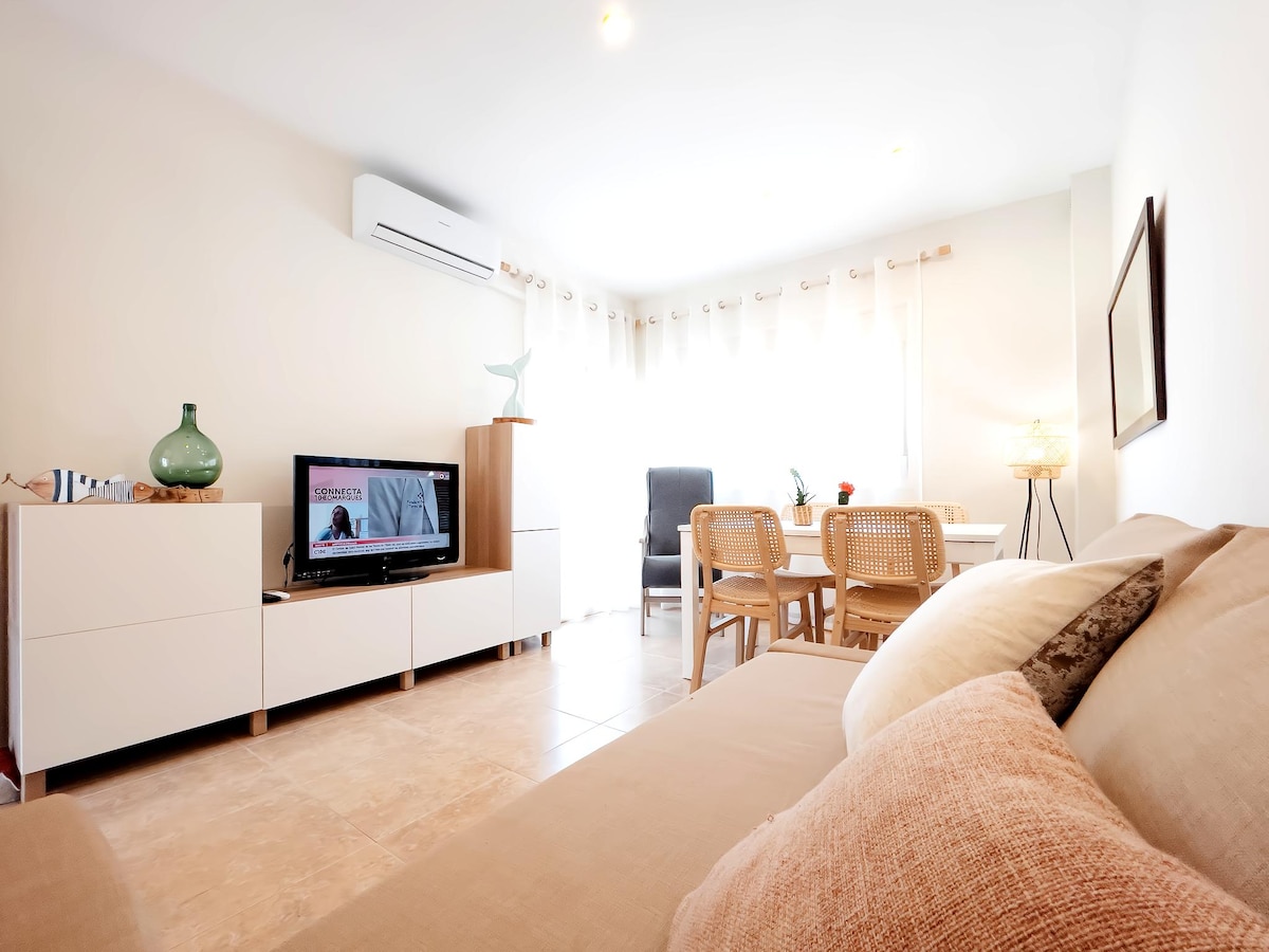 Top Airbnb: Beach apartment with garden in Cambrils in Cambrils