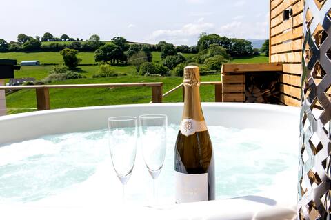 Ty Uchaf • Countryside views • Log burning hot tub