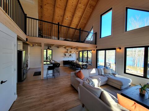 Chalet L'Hémisphère Nord *lakefront * new chalet