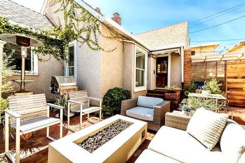 Chic Beach Bungalow 3 Blocks from the Sand