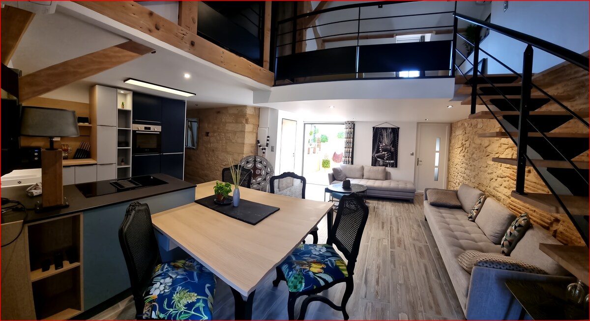 Popular Airbnb listing: Large Duplex with Terrace & Parking Sarlat Center in Sarlat La Canéda