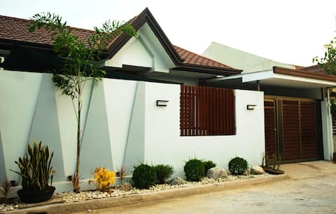 Beautiful Modern Home in Gensan w/ Wi-fi & Netflix