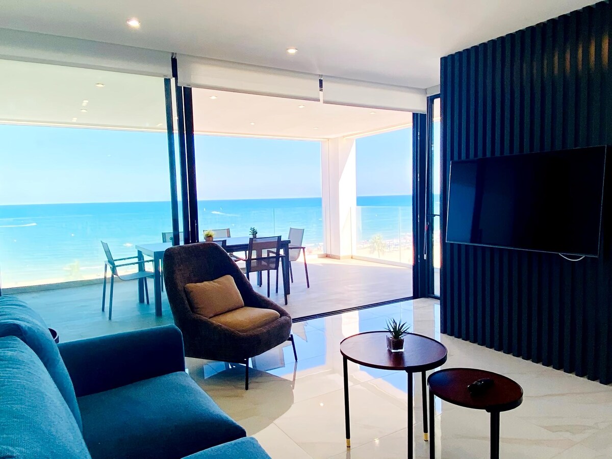 Popular Airbnb listing: Luxurious front-line apartment in Peníscola / Peñíscola