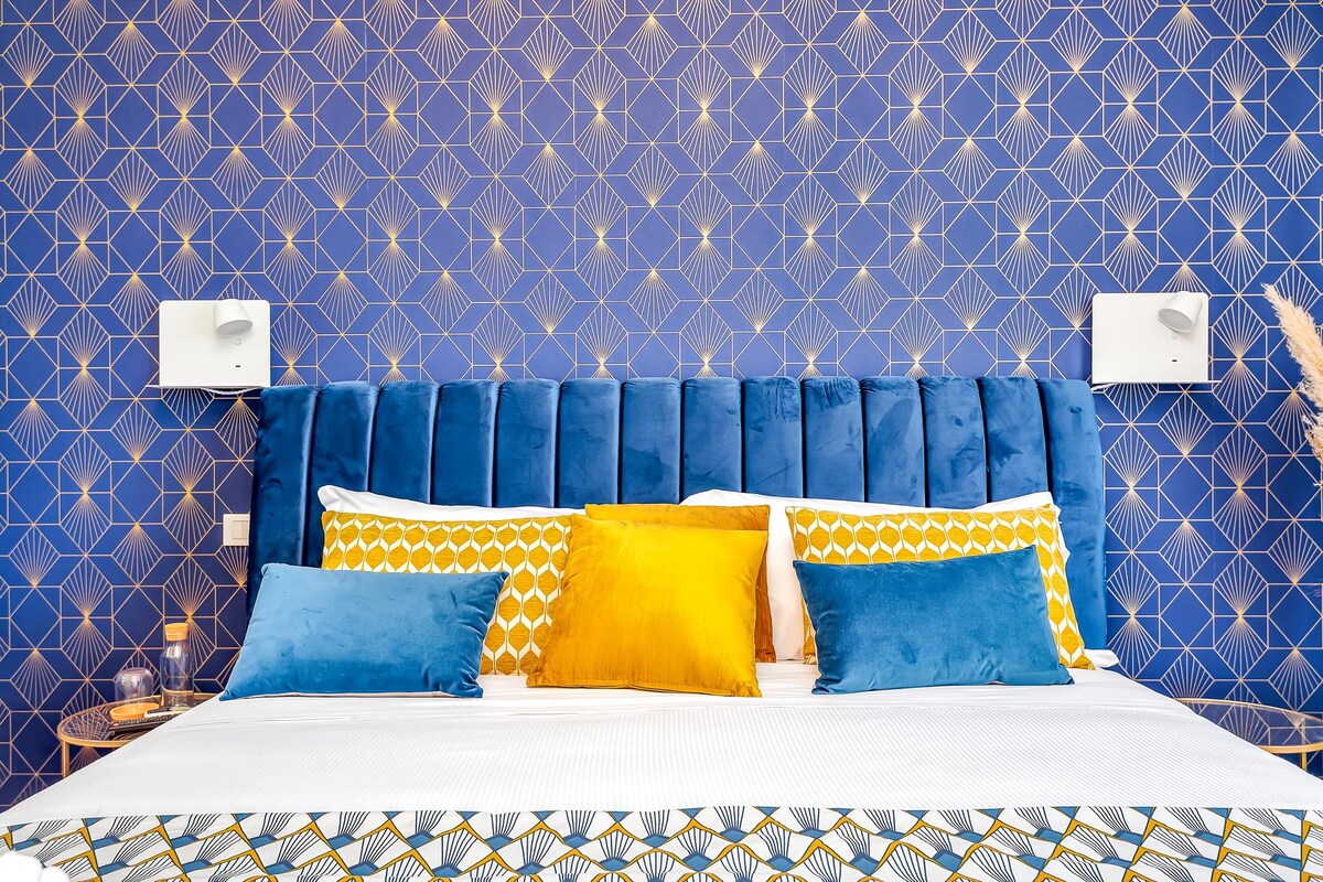 Popular Airbnb listing: Art Deco'-SleepWithMe-Free Parking-Free Brekfast in Pisa