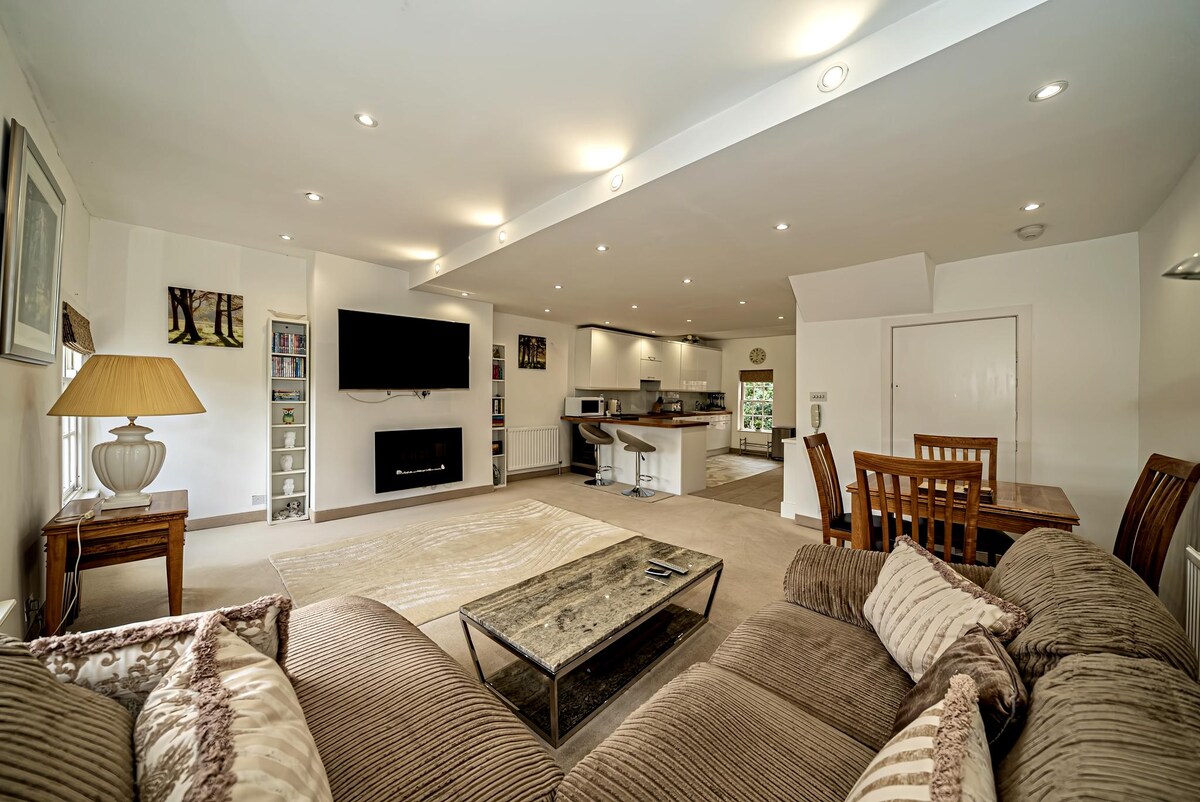 Successful Airbnb property: Penthouse Apartment in Cheshire